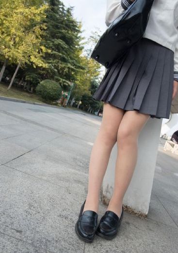 娇妻4p被3个黑人在线观看_HD在线手机播放