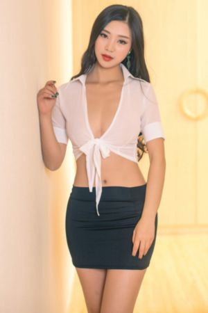 年轻的女教师2在线_BD在线播放